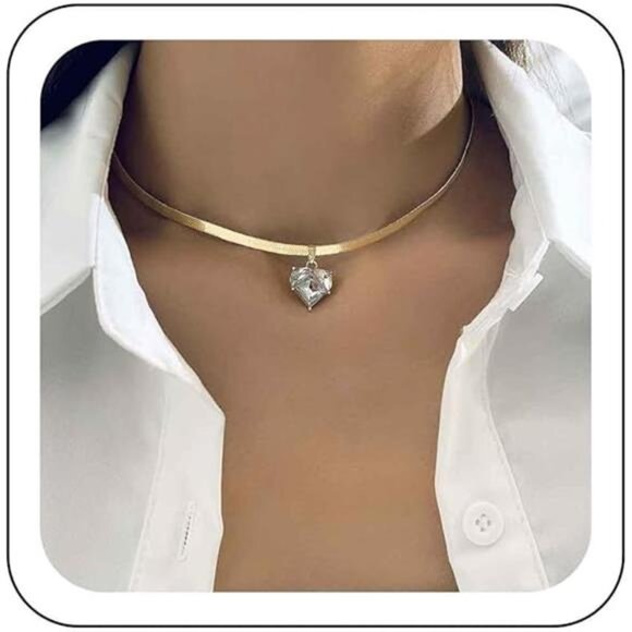 ✨ Gold Snake Chain Heart Necklace | Herringbone Choker with Zircon Pendant - Picture 4 of 4